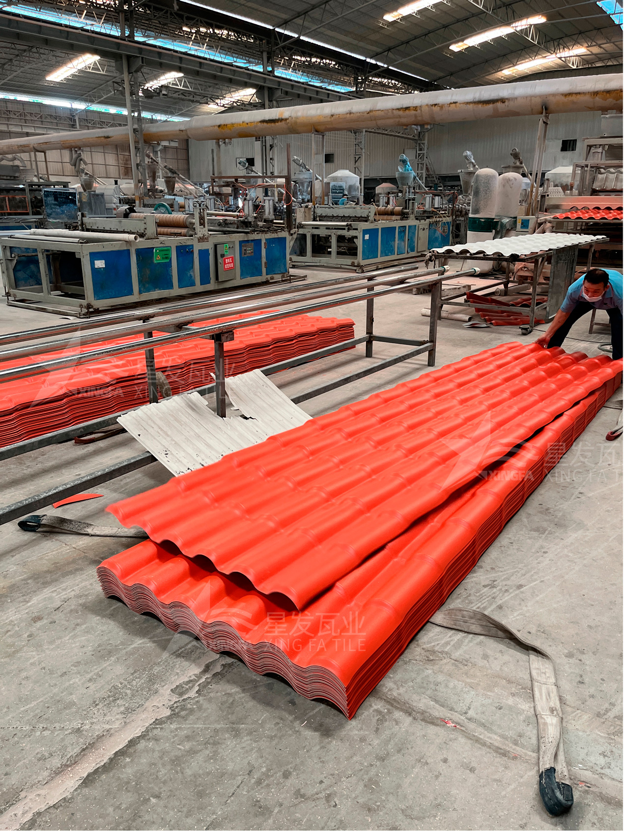 在選擇樹(shù)脂瓦廠家，一定要考察的3個(gè)因素？輕松買(mǎi)到優(yōu)質(zhì)的樹(shù)脂瓦！