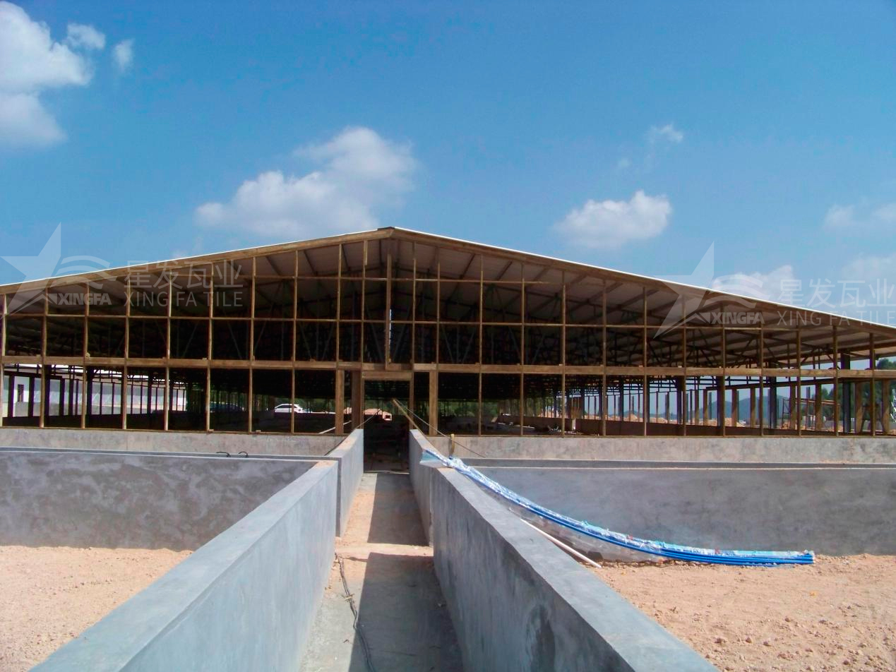 廠房屋頂用PVC中空隔熱瓦的好處？為啥廠房老板愛用PVC中空隔熱瓦