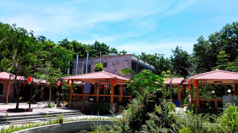 屋面合成樹脂瓦的標(biāo)準(zhǔn)尺寸是多少？通?？梢宰瞿膬煞N尺寸？