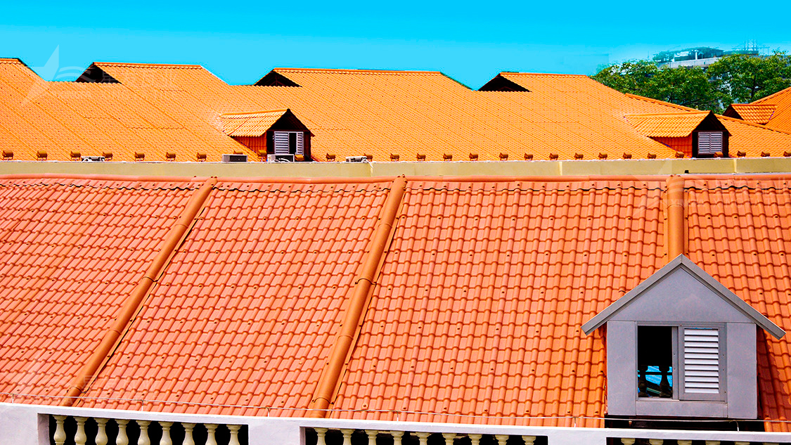 想購(gòu)買(mǎi)材質(zhì)好的屋面瓦，到底選合成樹(shù)脂瓦好還是鋁瓦好？