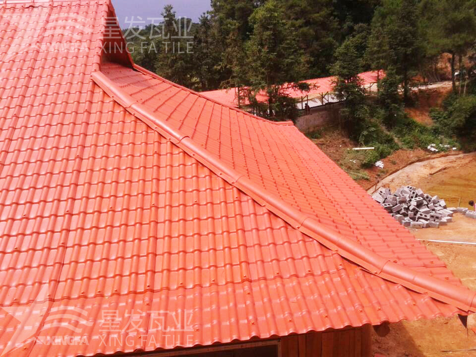 潮濕天氣不是問題！樹脂瓦輕松應對挑戰(zhàn)！