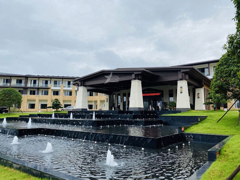 樹(shù)脂瓦漏水？購(gòu)買(mǎi)到劣質(zhì)合成樹(shù)脂瓦導(dǎo)致漏水，妙招防漏教您一招！